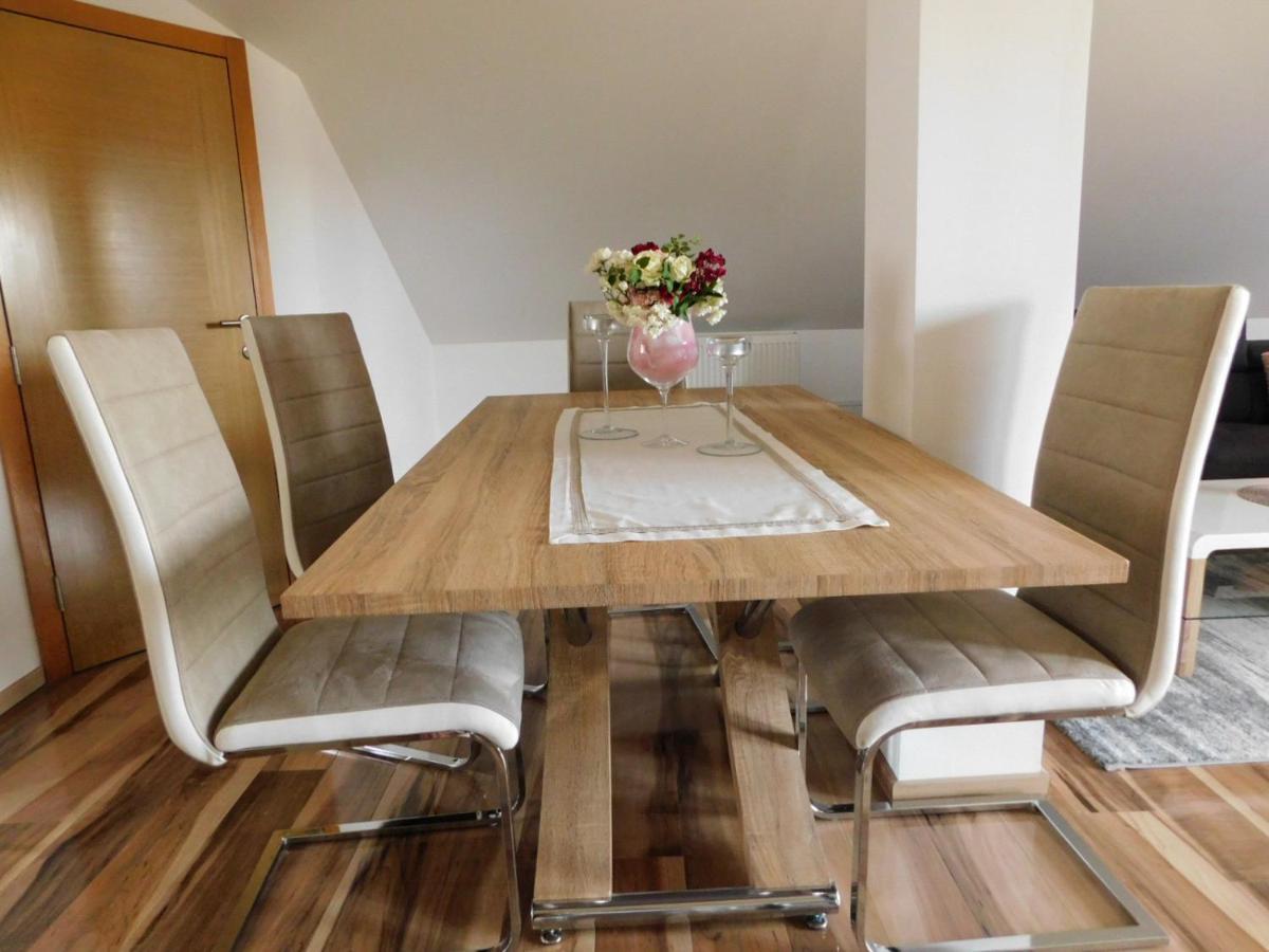 אוטוצאץ Apartman Lara מראה חיצוני תמונה