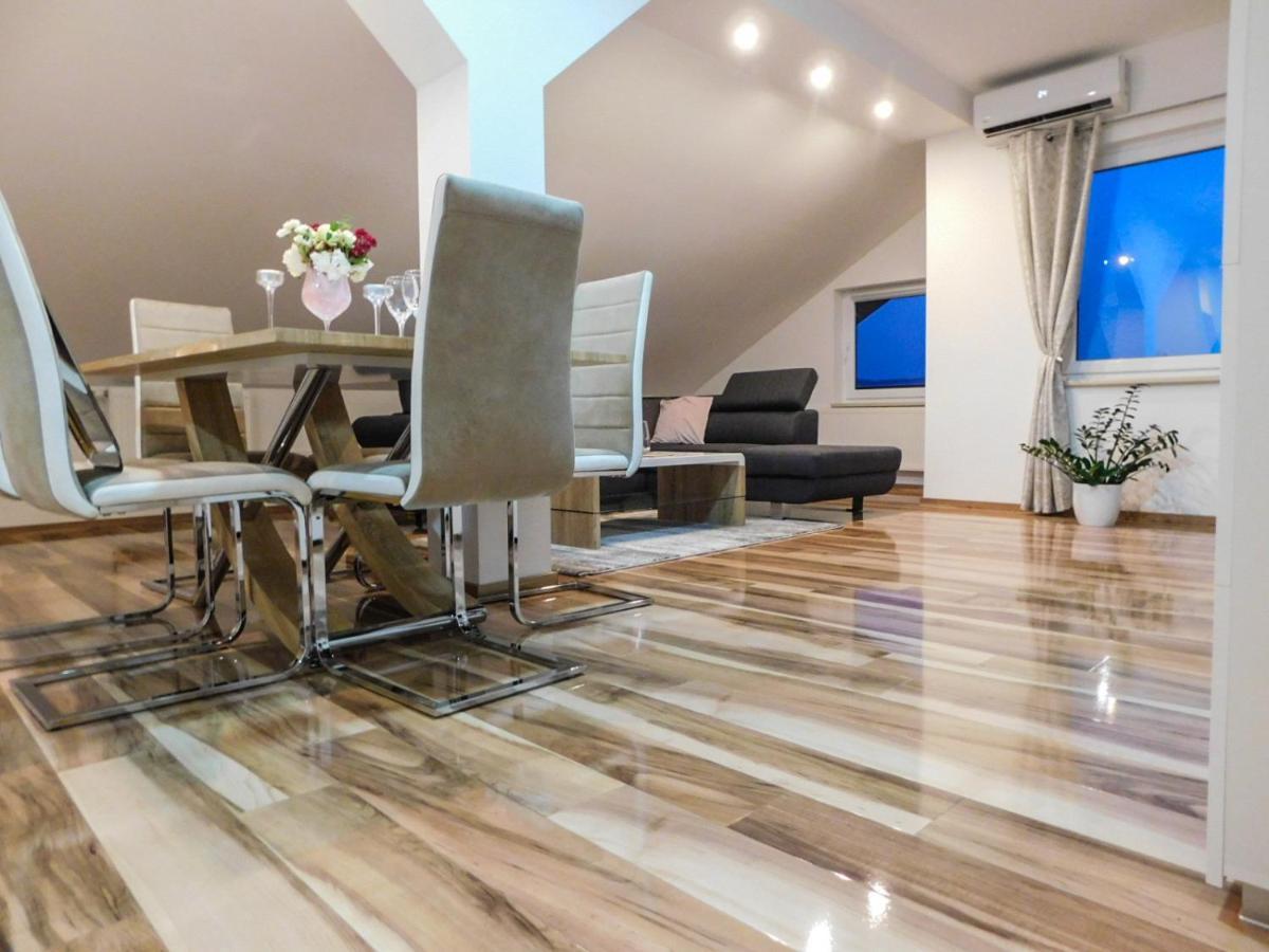 אוטוצאץ Apartman Lara מראה חיצוני תמונה