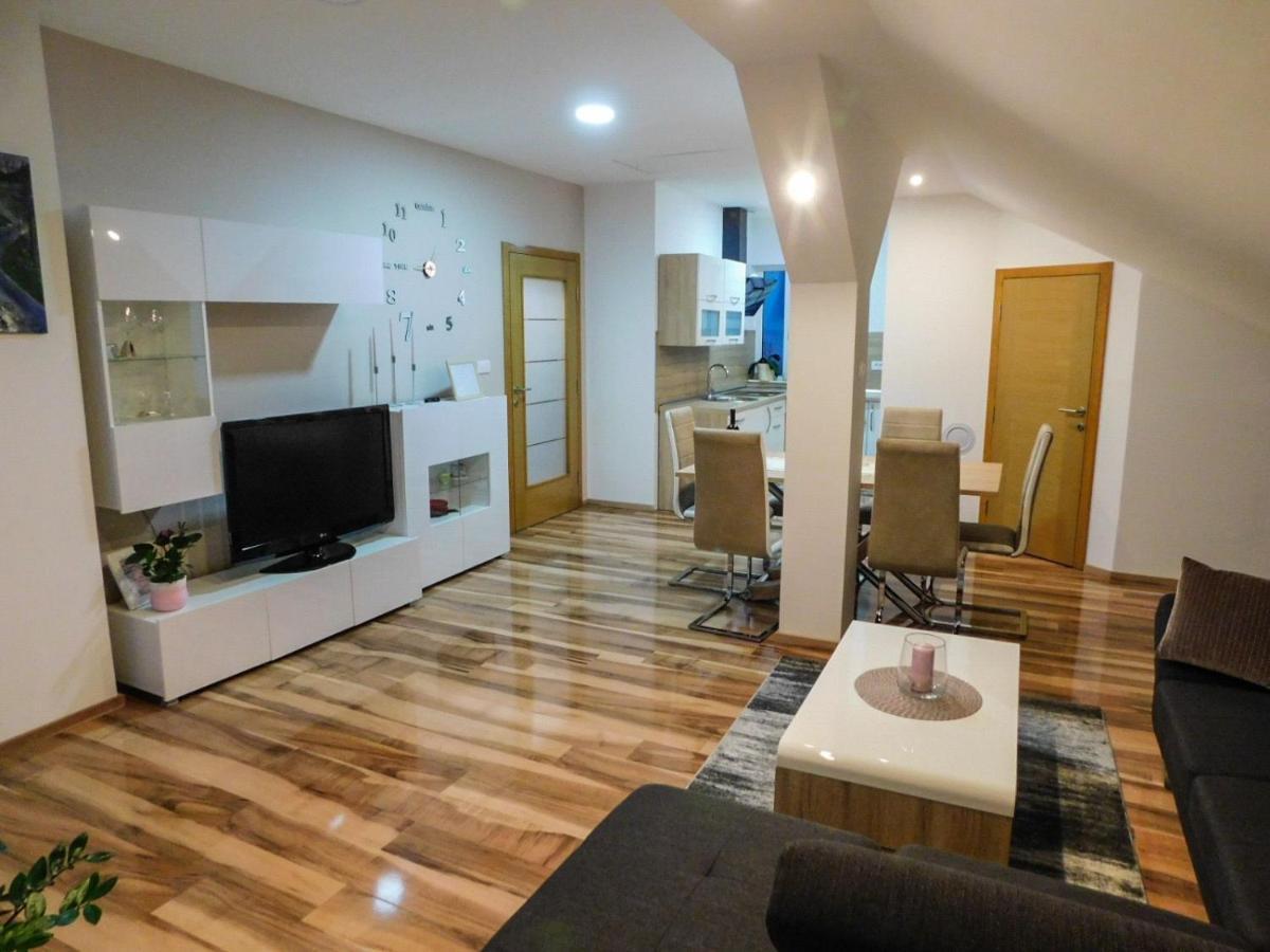 אוטוצאץ Apartman Lara מראה חיצוני תמונה