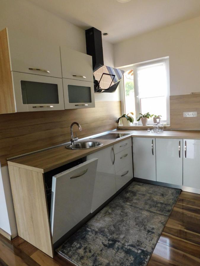 אוטוצאץ Apartman Lara מראה חיצוני תמונה