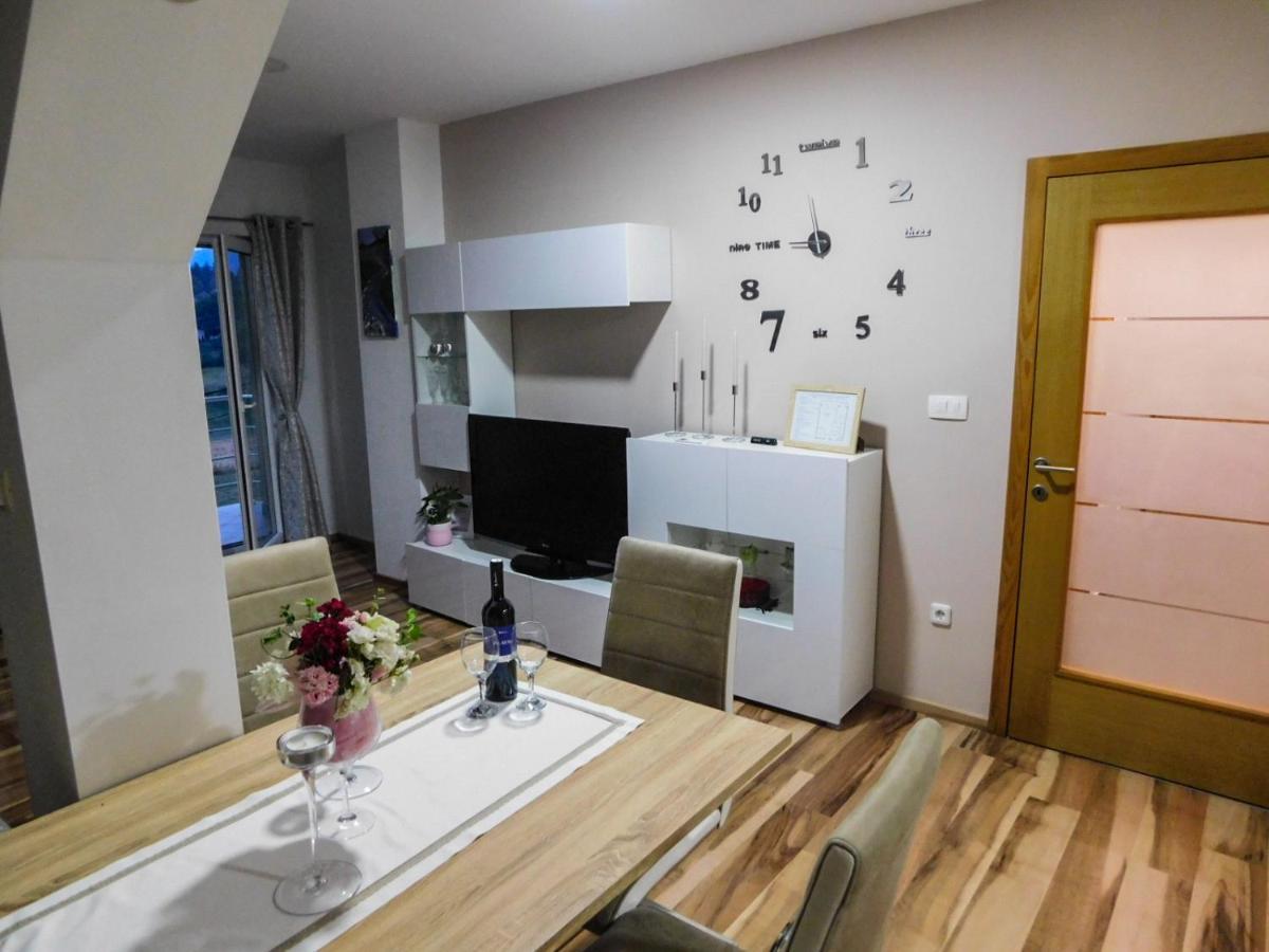 אוטוצאץ Apartman Lara מראה חיצוני תמונה