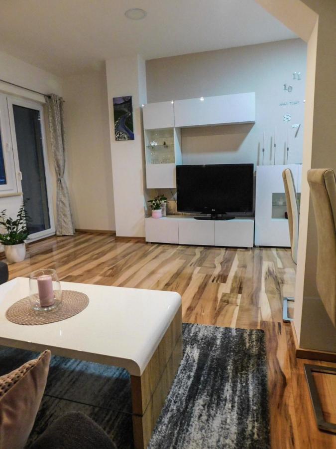 אוטוצאץ Apartman Lara מראה חיצוני תמונה