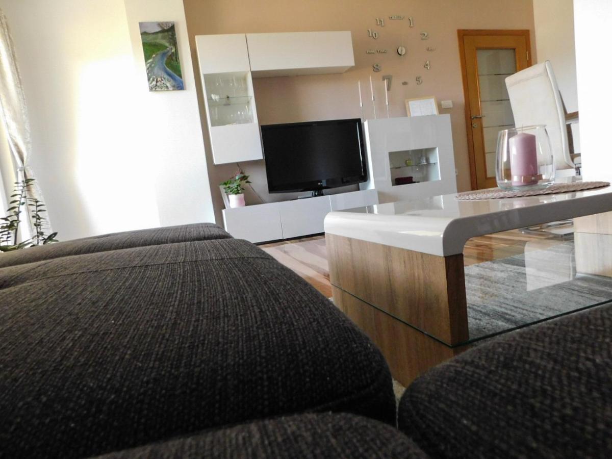 אוטוצאץ Apartman Lara מראה חיצוני תמונה
